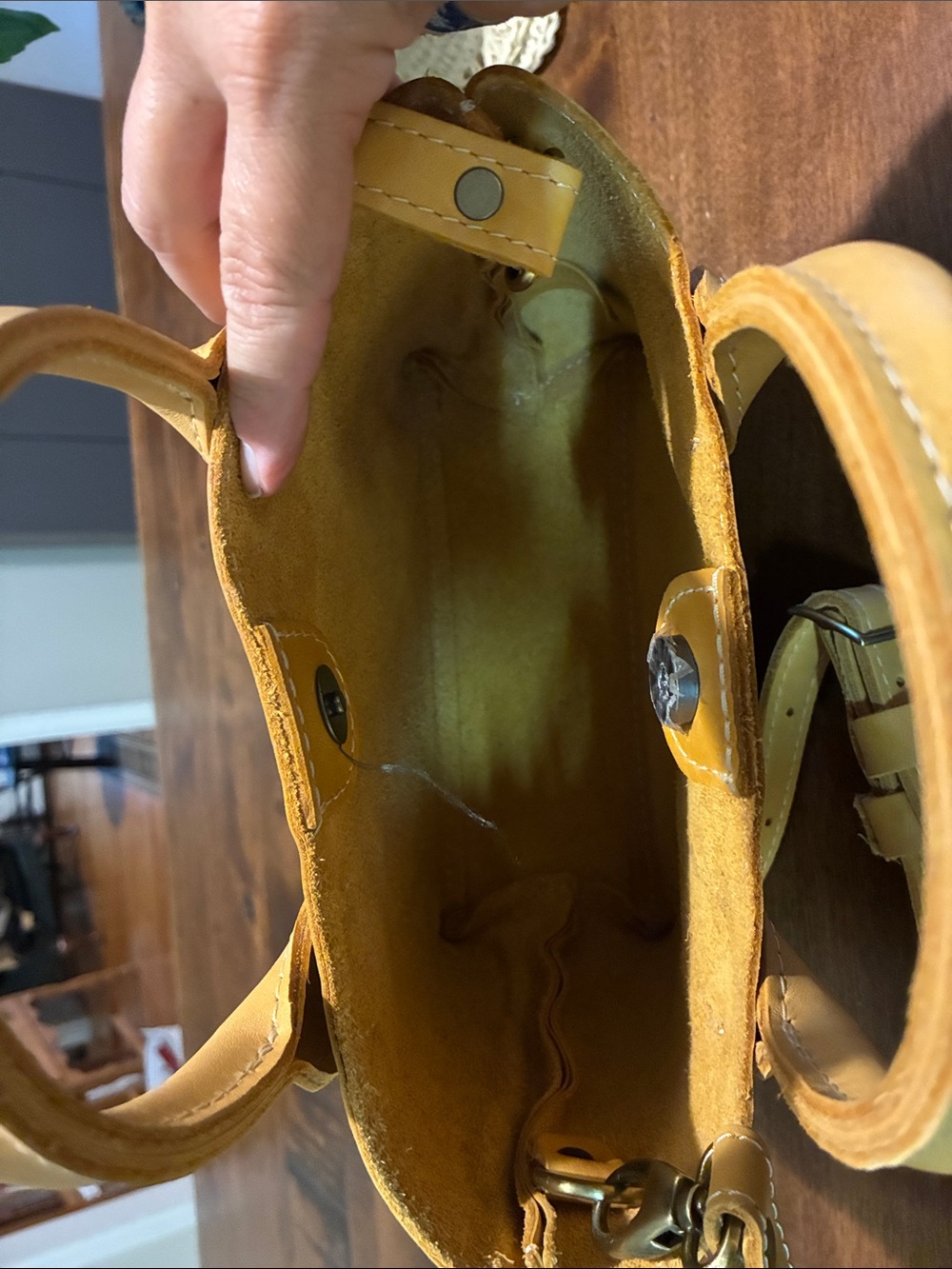 Portland Leather’s Small Folklore Raindrop Crossbody Tote in Sunflower Yellow! - Picture 7 of 15